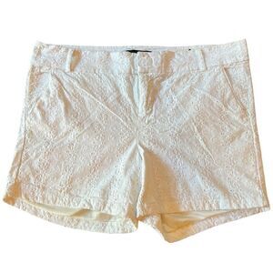 Torrid White stretch eyelet lace Bermuda Shorts 18